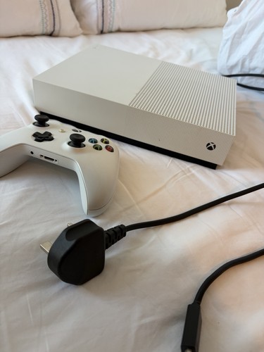 Microsoft xbox one - one, s