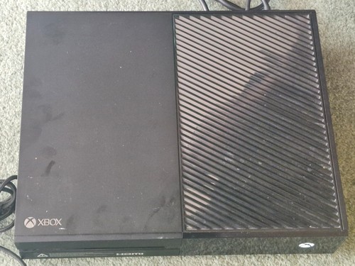 Xbox one 500gb model 1540 - one,