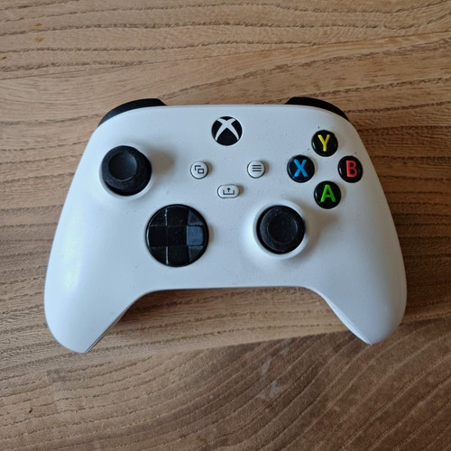 Xbox series white and - x/s,